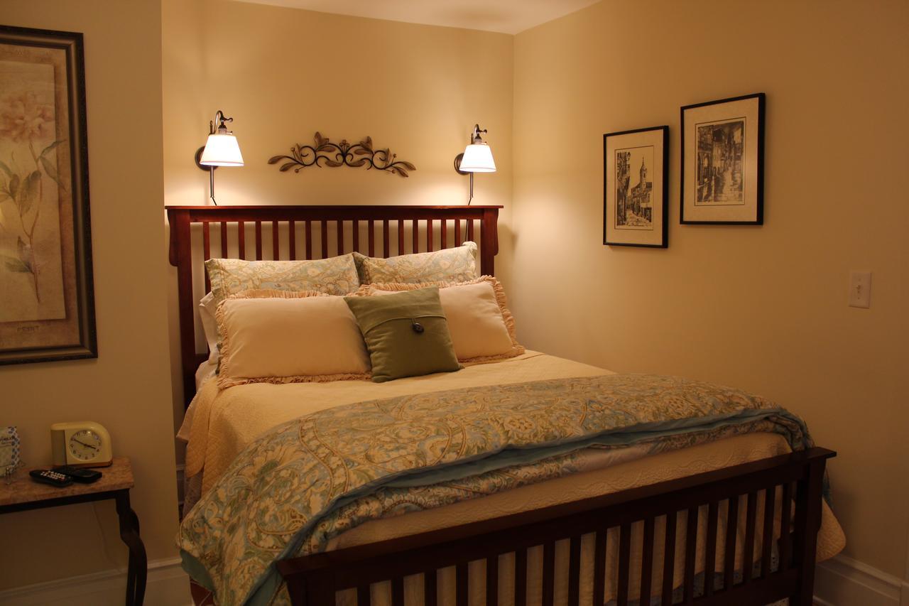 Avalyn Garden Bed And Breakfast Ann Arbor Esterno foto